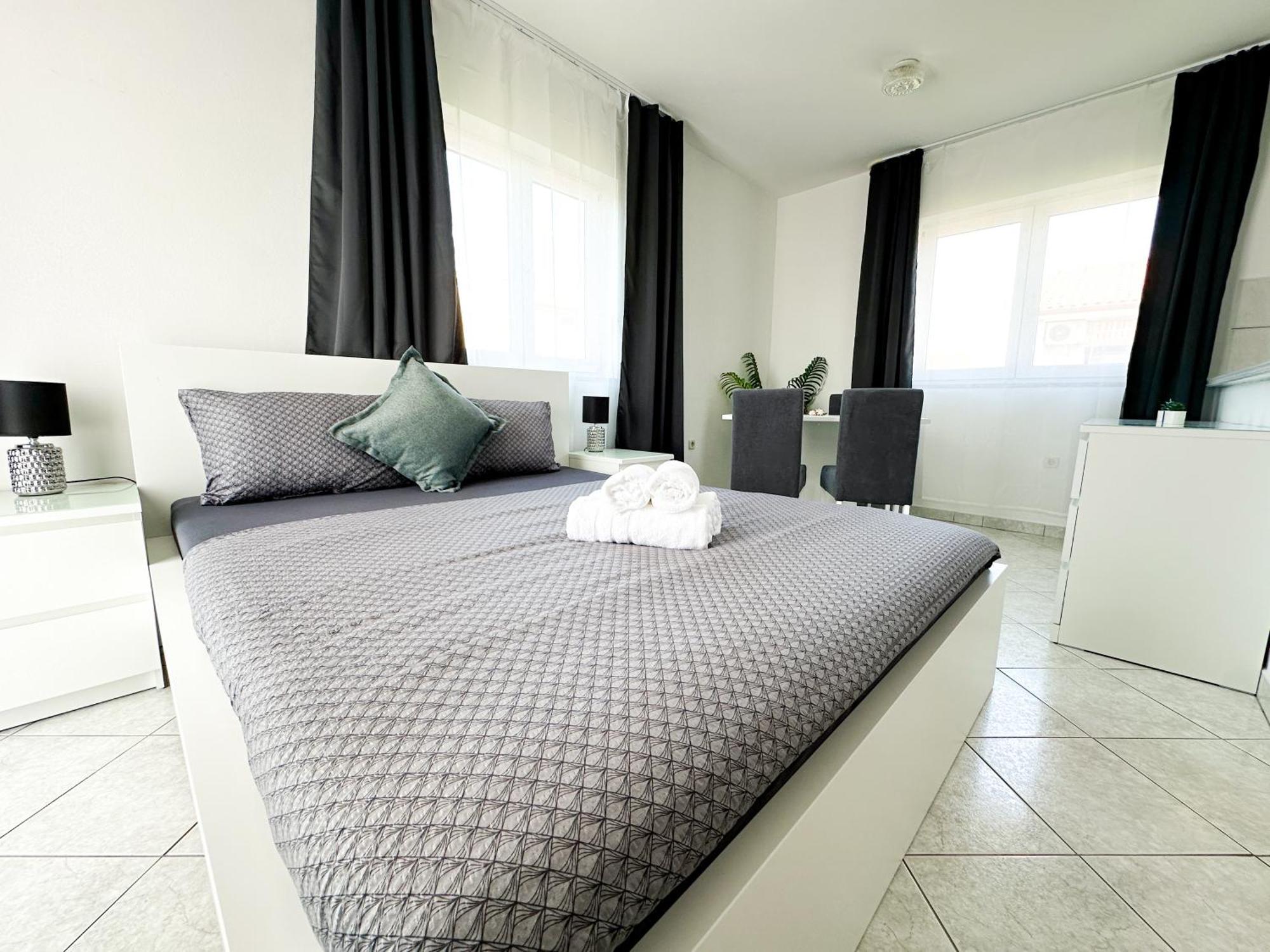 Sunside Apartments Pula Ngoại thất bức ảnh