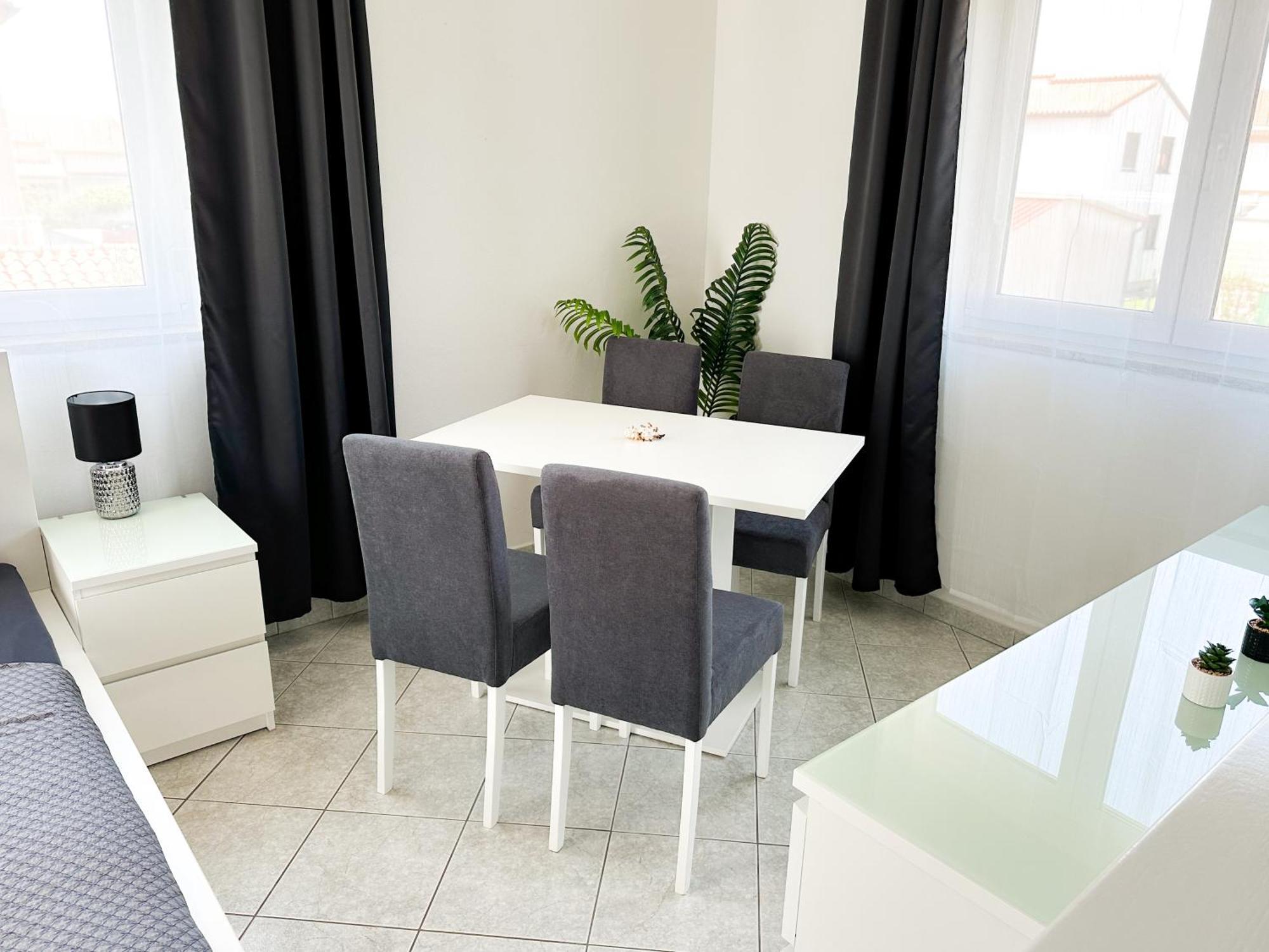 Sunside Apartments Pula Ngoại thất bức ảnh